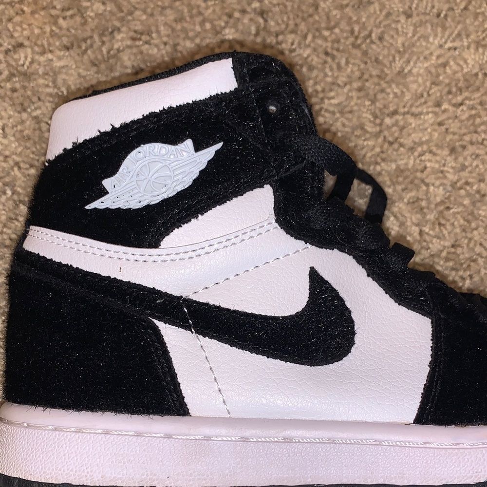 Women Nike Air Jordan 1 Retro High OG Black White Pony Hair CD0461 007 Sneakers - Picture 8 of 10